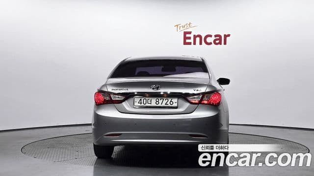 Hyundai YF Sonata чёрный, 2011 4