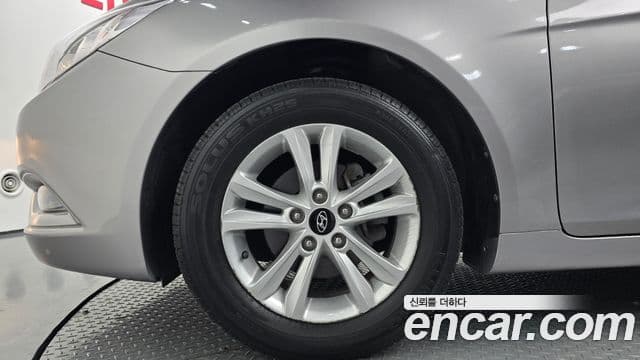 Hyundai YF Sonata чёрный, 2011 все фото