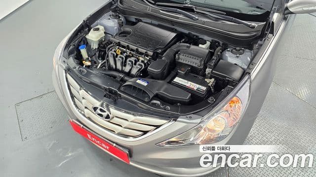 Hyundai YF Sonata чёрный, 2011 6