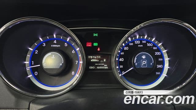 Hyundai YF Sonata чёрный, 2011 8