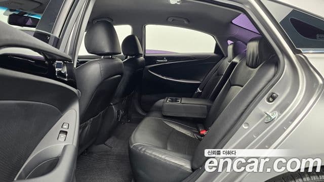 Hyundai YF Sonata чёрный, 2011 12