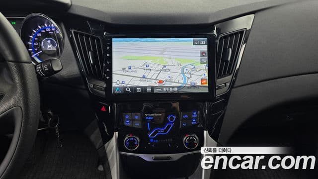 Hyundai YF Sonata чёрный, 2011 15