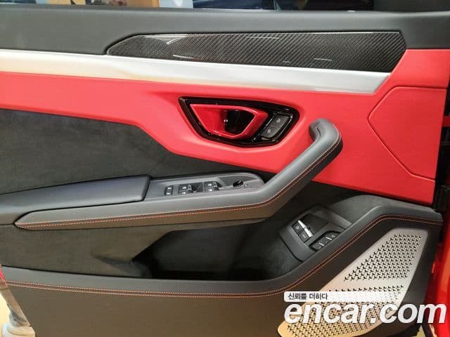 Lamborghini Urus 4.0 V8 SE, 2025 9