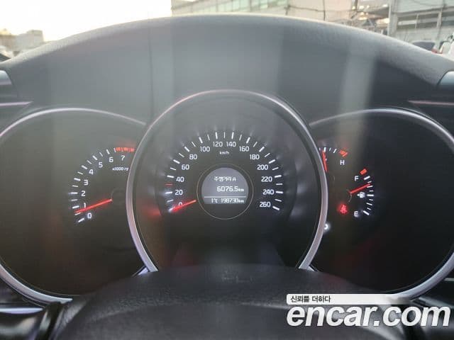 Kia The / новый New K5 LPI Deluxe, 2015 10