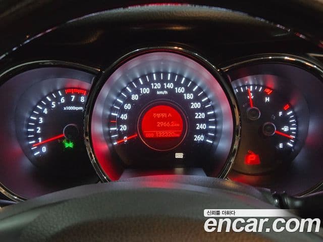 Kia K5 Prestige, 2011 10