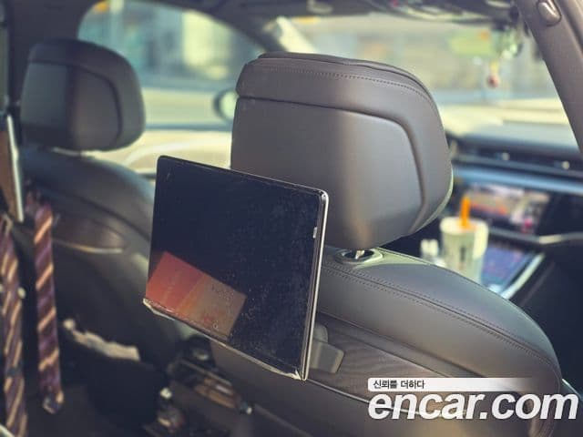 Audi A8 (D5) 55 TFSI Quattro Premium LWB, 2022 9