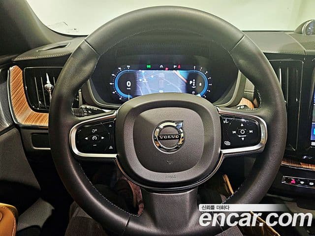Volvo XC60 2세대 B6 Ultimate Bright, 2024 11