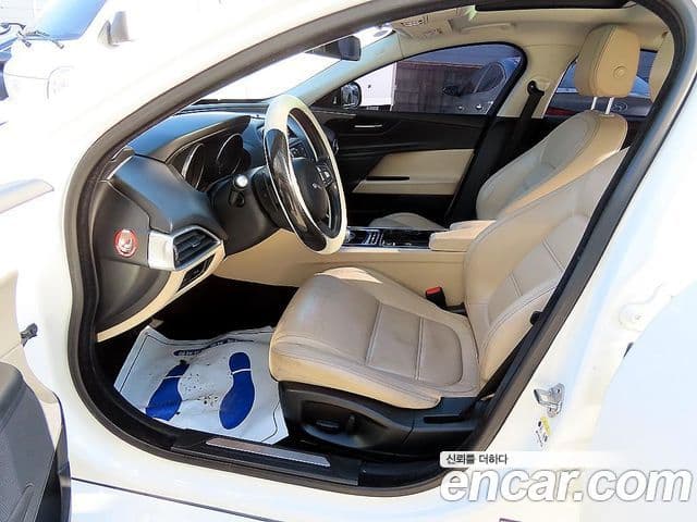 Jaguar XE Prestige, 2016 все фото