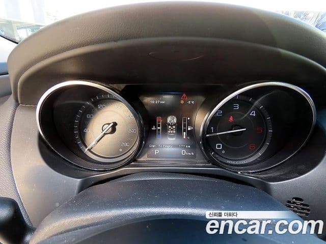 Jaguar XE Prestige, 2016 9