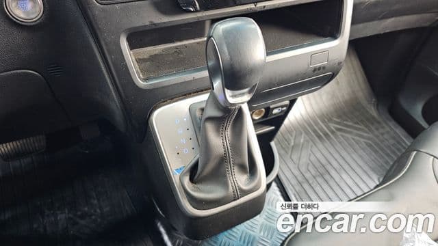 Hyundai Staria Modern, 2023 9