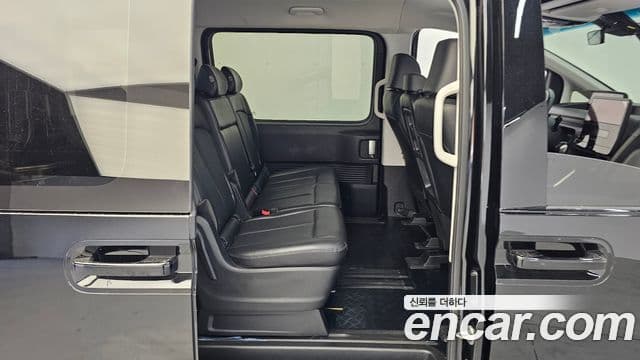 Hyundai Staria Modern, 2023 12