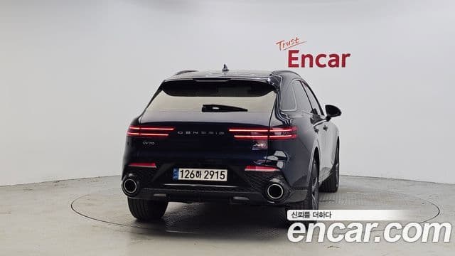Genesis GV70, 2022 4