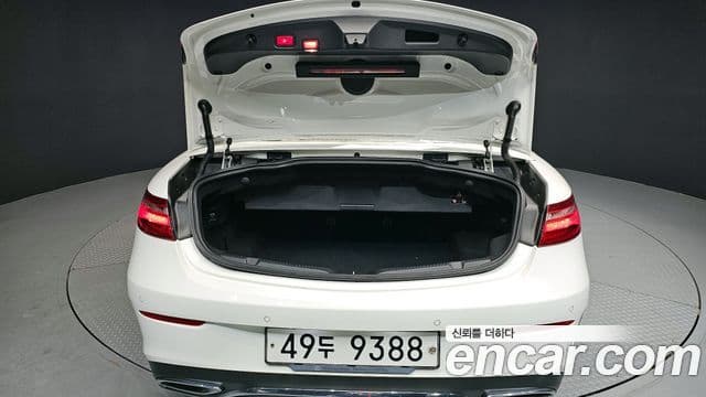 Mercedes-Benz E-класс W213 E220d кабриолет, 2018 18