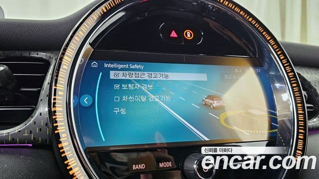 Mini Cooper Электрический (Electric) 3세대, 2024 19