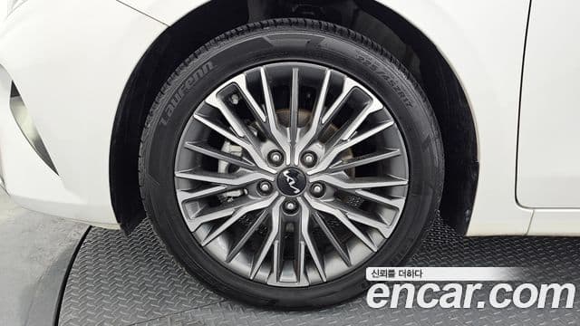 Kia The / новый New K3 2세대 Signature, 2023 все фото