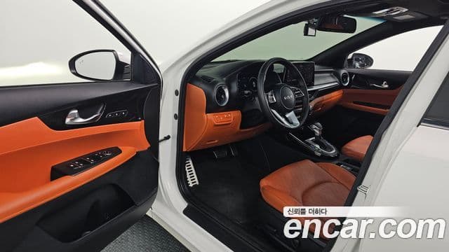 Kia The / новый New K3 2세대 Signature, 2023 11