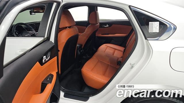 Kia The / новый New K3 2세대 Signature, 2023 12