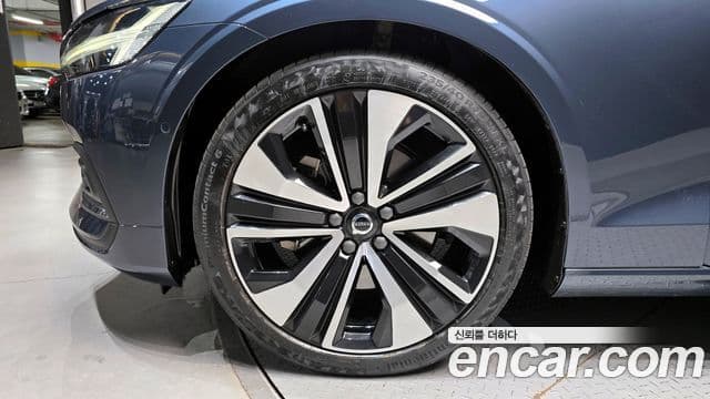 Volvo S60 3세대 B5 Ultimate Bright, 2023 все фото