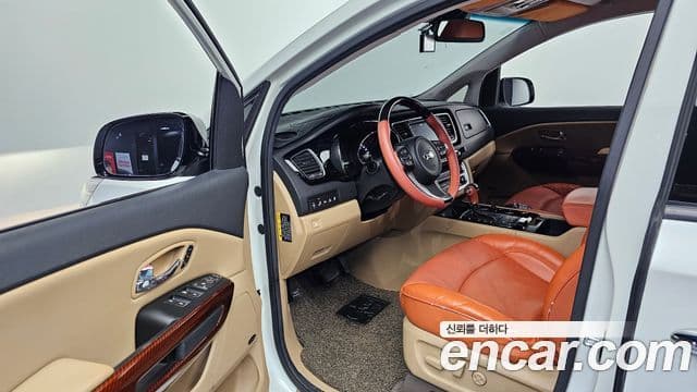 Kia All New Carnival Noblesse, 2016 10