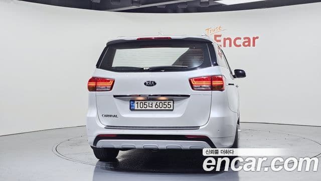 Kia All New Carnival Noblesse, 2015 4