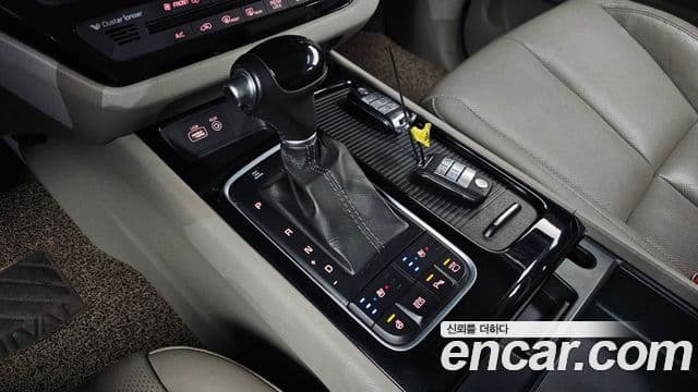 Kia All New Carnival Noblesse, 2015 9