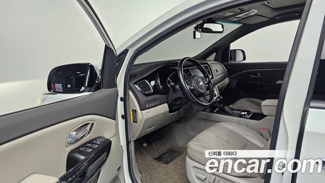 Kia All New Carnival Noblesse, 2015 10