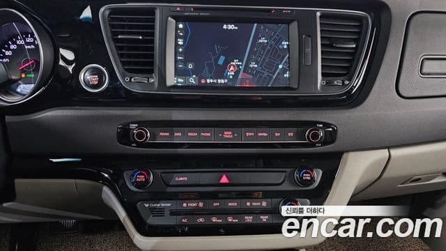Kia All New Carnival Noblesse, 2015 15