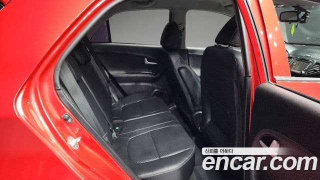 Kia All New Morning Deluxe Trendy, 2015 12