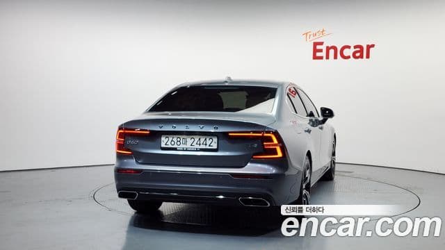 Volvo S60 3세대 T5 Inscription, 2020 4