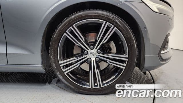 Volvo S60 3세대 T5 Inscription, 2020 все фото