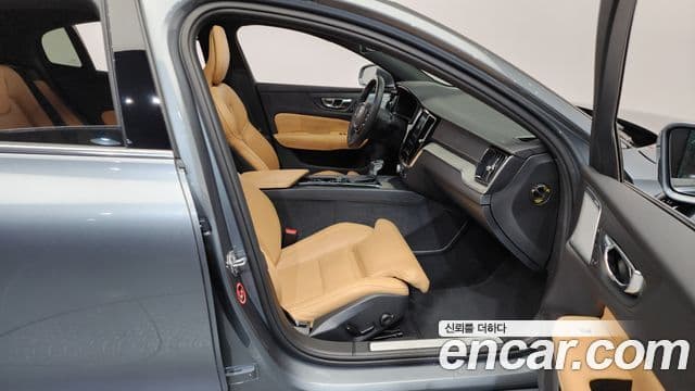 Volvo S60 3세대 T5 Inscription, 2020 11