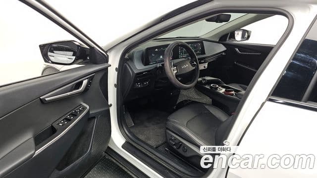 Kia EV6 Air, 2023 11