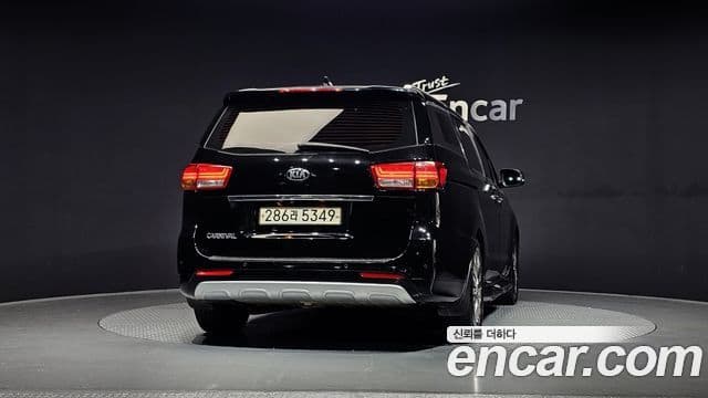 Kia All New Carnival Prestige, 2017 4