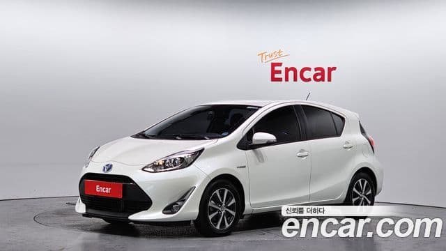 Toyota 프리우스 C, 2019 1