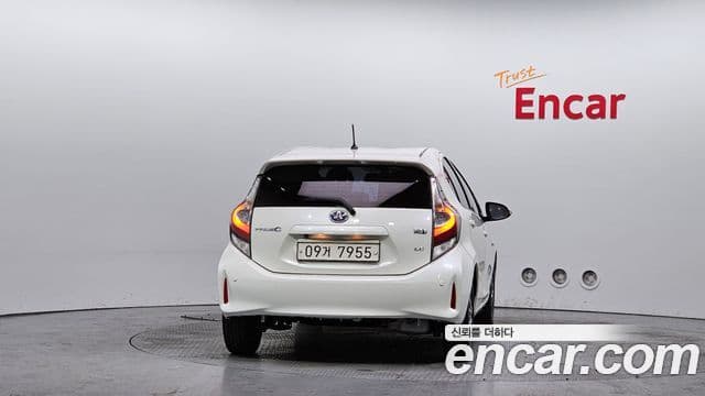 Toyota 프리우스 C, 2019 4