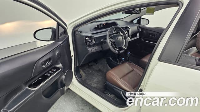 Toyota 프리우스 C, 2019 11