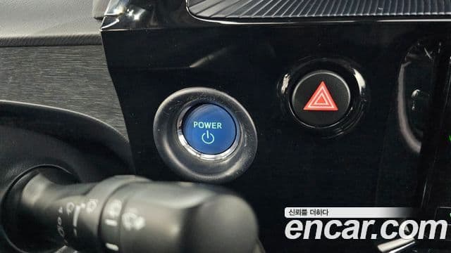 Toyota 프리우스 C, 2019 17