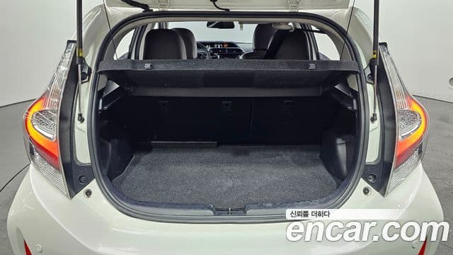 Toyota 프리우스 C, 2019 20