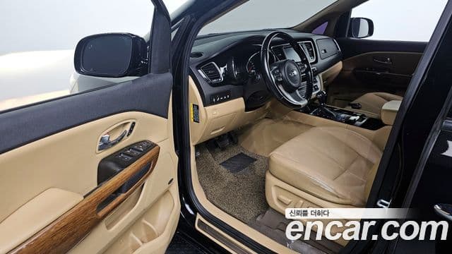 Kia All New Carnival President, 2016 11