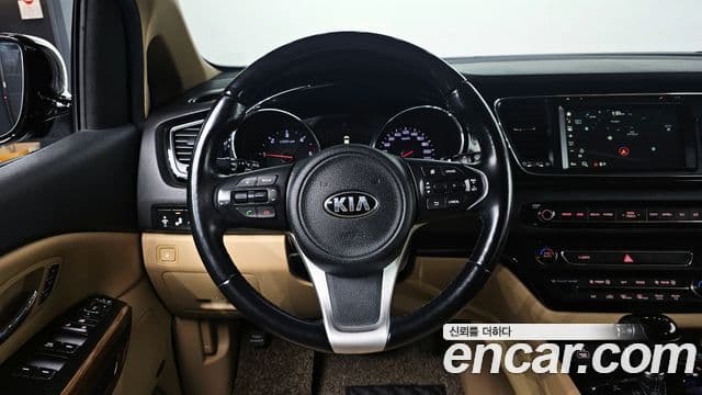 Kia All New Carnival President, 2016 13