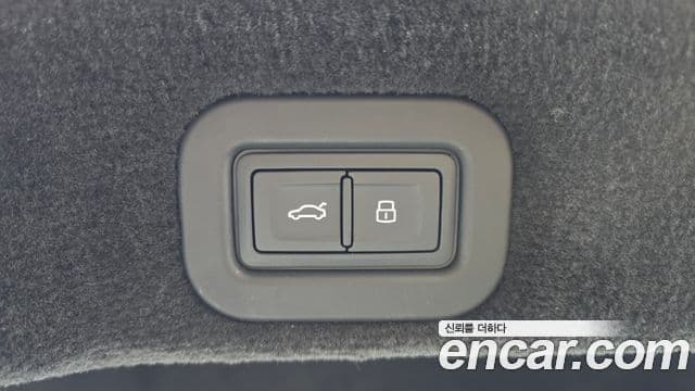 Bentley Flying Spur 3세대 4.0 Azure, 2024 20