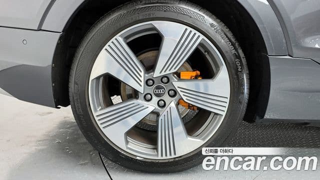 Audi e-Tron 55 Quattro Sportback, 2022 все фото