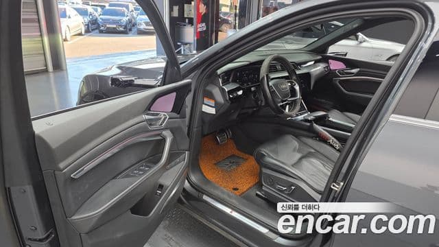 Audi e-Tron 55 Quattro Sportback, 2022 11