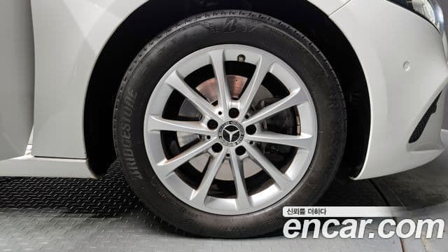 Mercedes-Benz A-класс W177 A220 хэтчбек, 2019 все фото