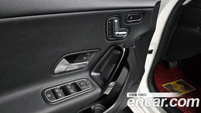 Mercedes-Benz A-класс W177 A220 хэтчбек, 2019 17