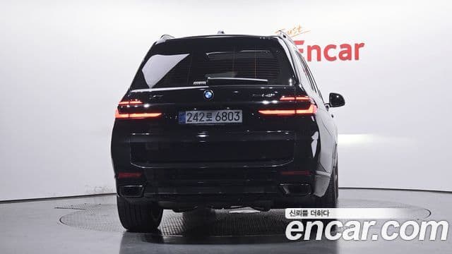BMW X7 (G07) xDrive 40i Design Pure Excellence 6인승, 2025 4