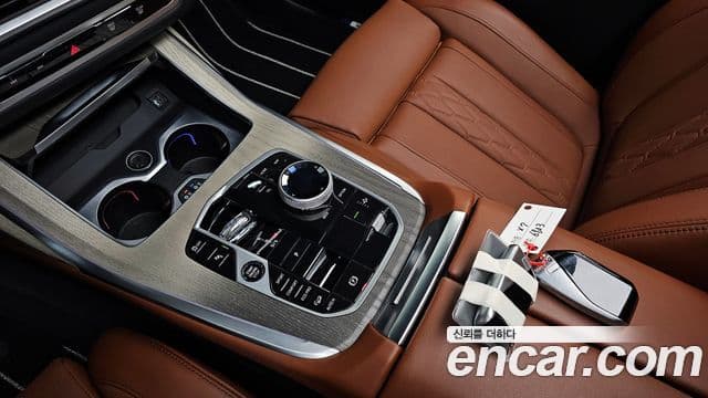 BMW X7 (G07) xDrive 40i Design Pure Excellence 6인승, 2025 9