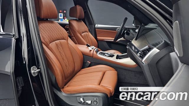 BMW X7 (G07) xDrive 40i Design Pure Excellence 6인승, 2025 10