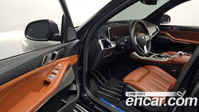 BMW X7 (G07) xDrive 40i Design Pure Excellence 6인승, 2025 11