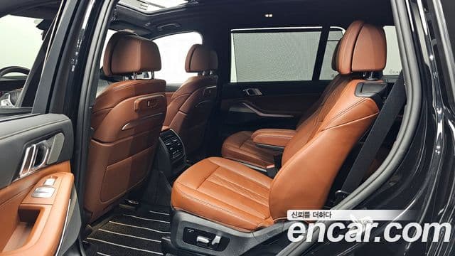 BMW X7 (G07) xDrive 40i Design Pure Excellence 6인승, 2025 12